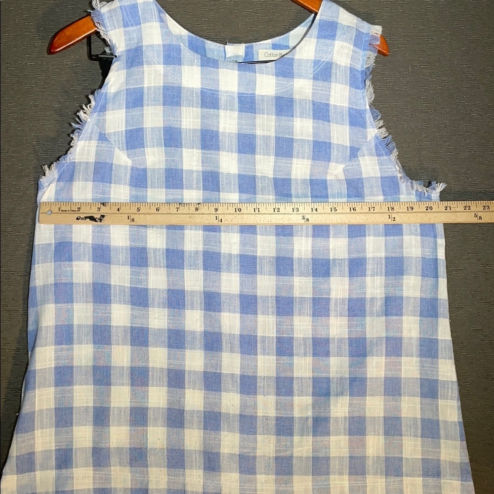 Elegant Blue and‎ White Blouse with Classic Design - Picture 3 of 6